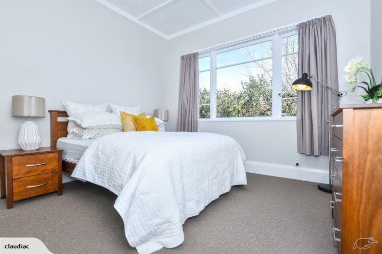 Photo of property in 20 Evans Road, Glen Eden, Auckland, 0602