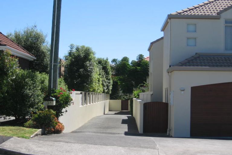 Photo of property in 2/3 Sylvan Park Avenue, Milford, Auckland, 0620