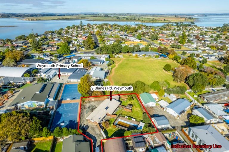 Photo of property in 9 Blanes Road, Weymouth, Auckland, 2103