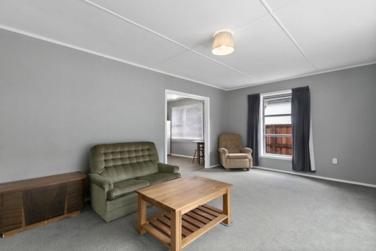 Photo of property in 88 Coast Road, Wainuiomata, Lower Hutt, 5014