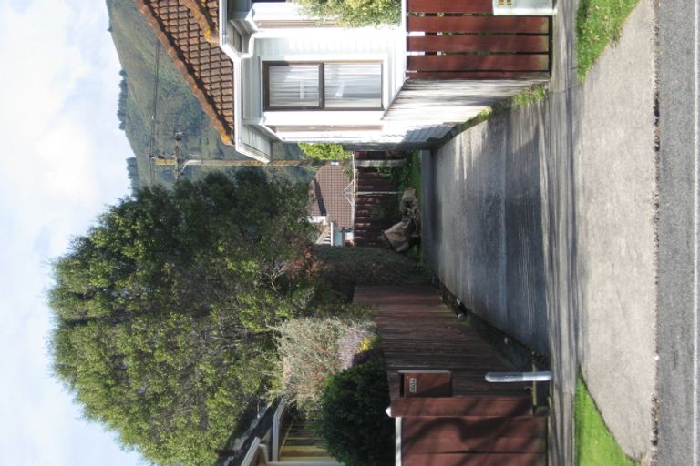Photo of property in 360a Cambridge Terrace, Naenae, Lower Hutt, 5011