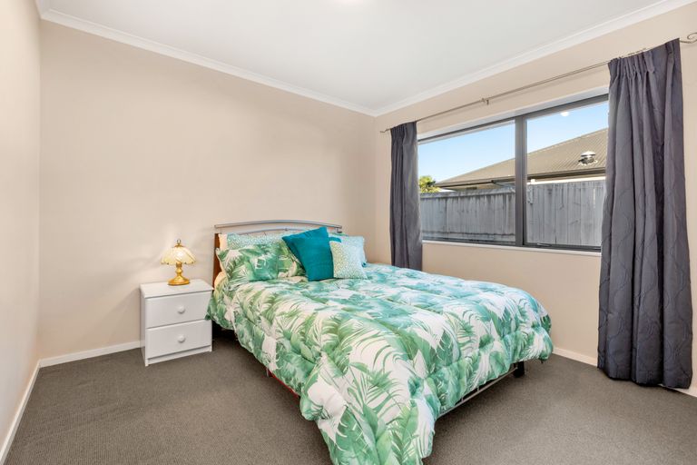 Photo of property in 12 Whitford Place, Rototuna North, Hamilton, 3210