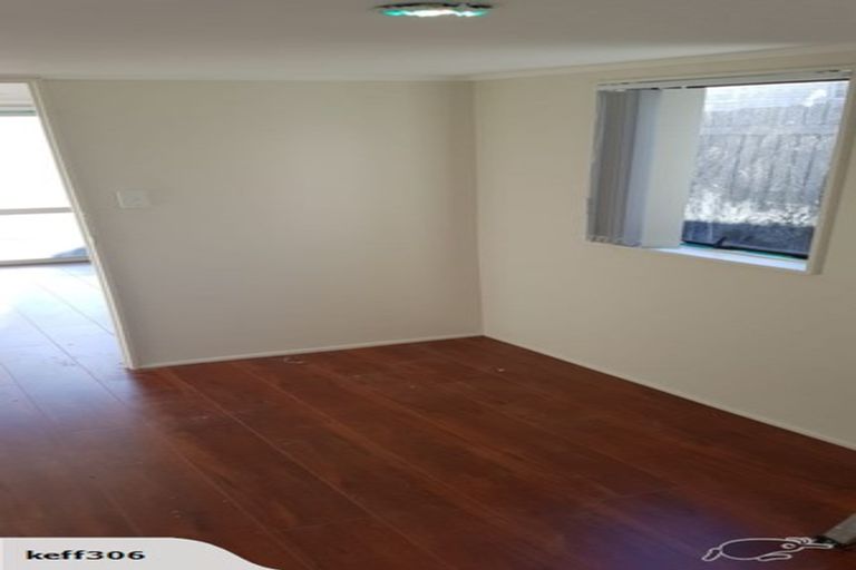 Photo of property in 14 Frobisher Way, Clendon Park, Auckland, 2103