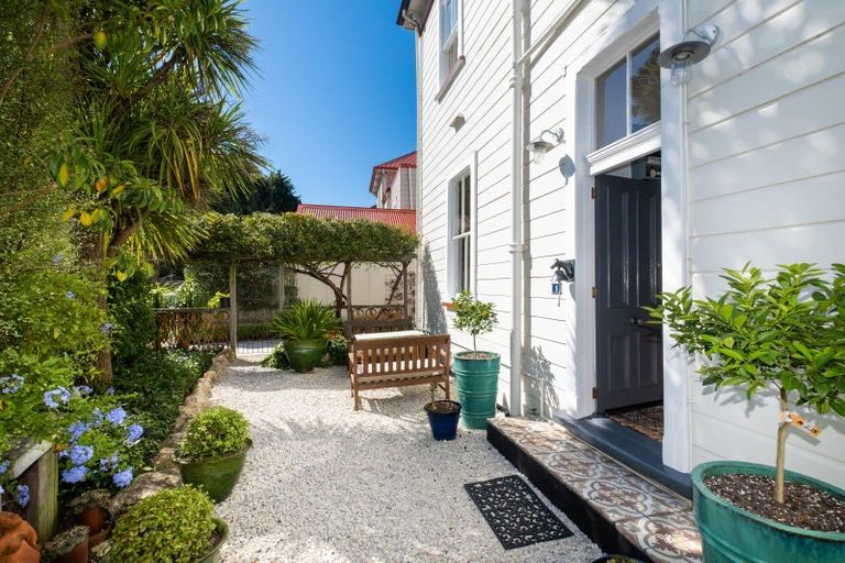 Photo of property in 1 Seaview Terrace, Bluff Hill, Napier, 4110