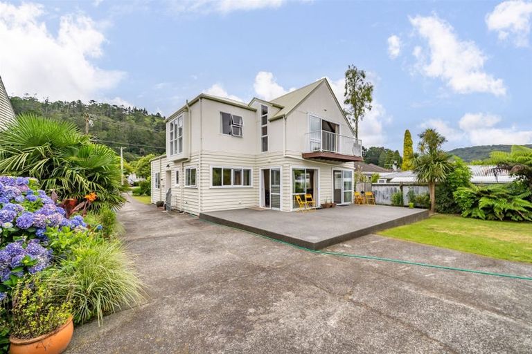 Photo of property in 15 Poole Crescent, Wainuiomata, Lower Hutt, 5014