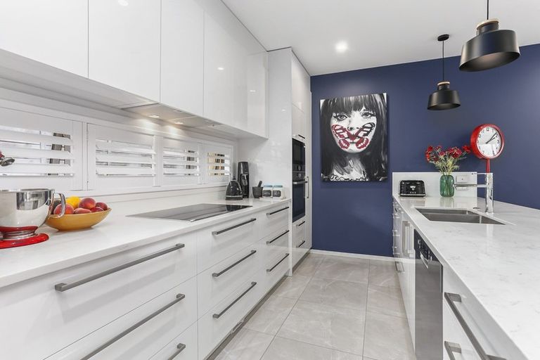 Photo of property in 9 Whakata Lane, Mairangi Bay, Auckland, 0630