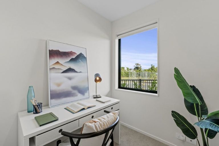 Photo of property in 6/18 Paraone Crescent, Takanini, 2112