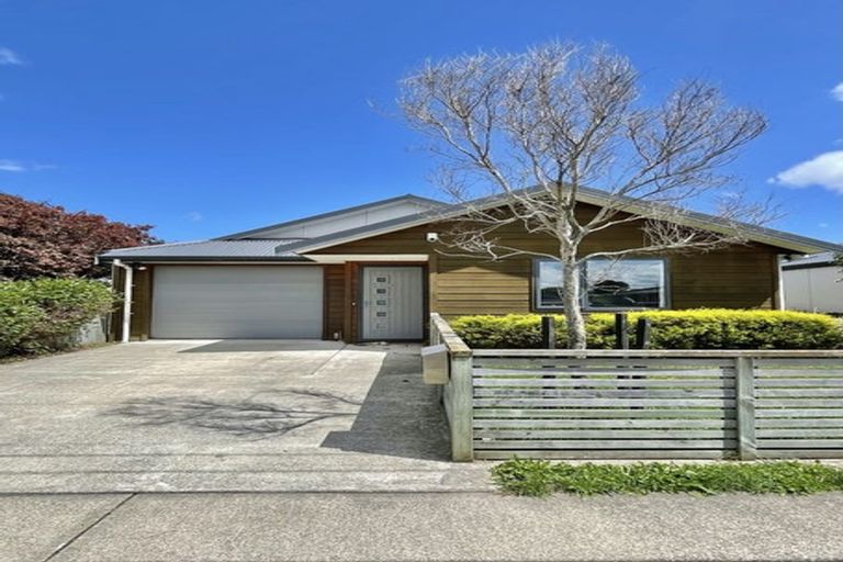 Photo of property in 3a Oxford Crescent, Ebdentown, Upper Hutt, 5018