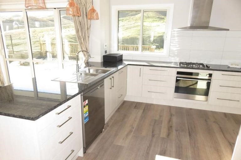 Photo of property in 102 Melksham Drive, Churton Park, Wellington, 6037