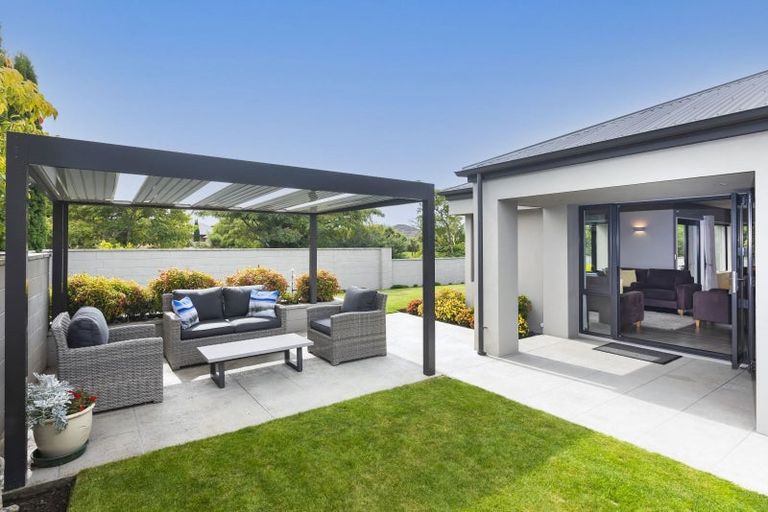 Photo of property in 8 Applecross Lane, Harewood, Christchurch, 8051