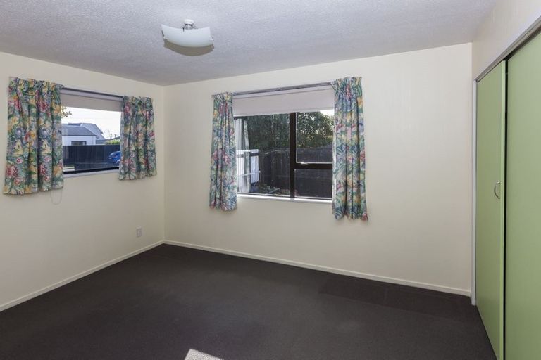 Photo of property in 2/7 Sefton Street, Belfast, Christchurch, 8051