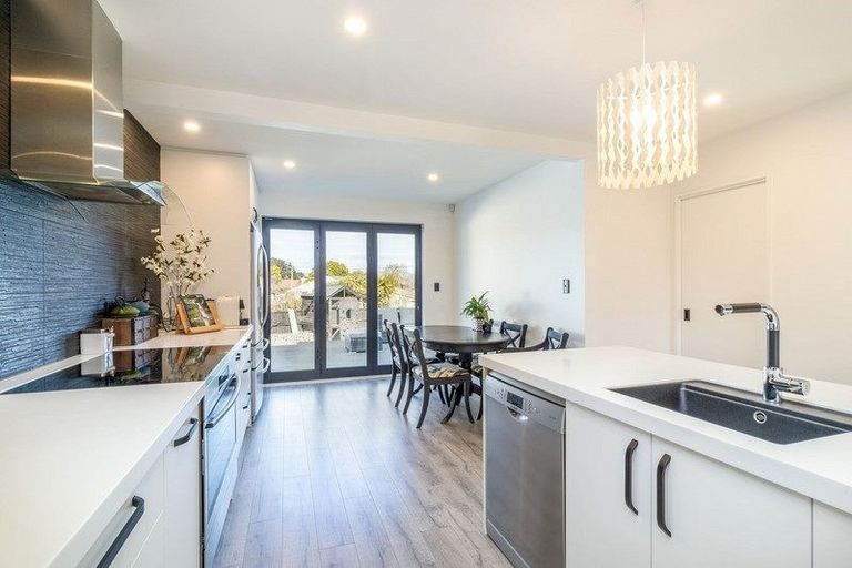 Photo of property in 313 Lake Terrace Road, Shirley, Christchurch, 8061