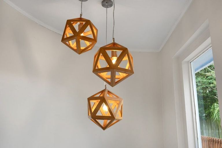 Photo of property in 24 Kingdale Road, Henderson, Auckland, 0610