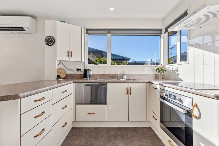 Photo of property in 38k English Street, Sockburn, Christchurch, 8042