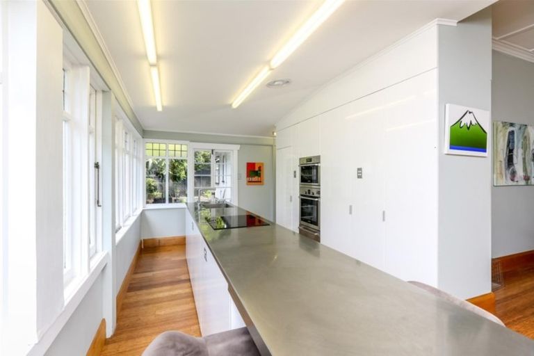 Photo of property in 37a Cameron Street, New Plymouth, 4310