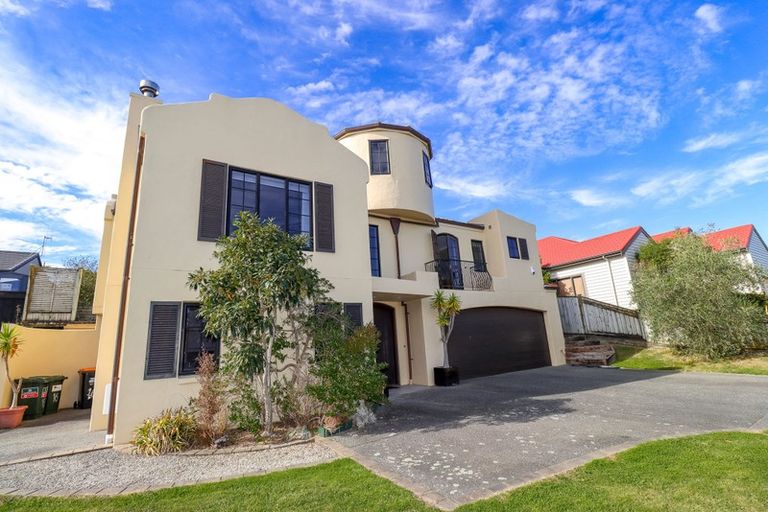 Photo of property in 16 La Lena Grove, Fitzherbert, Palmerston North, 4410