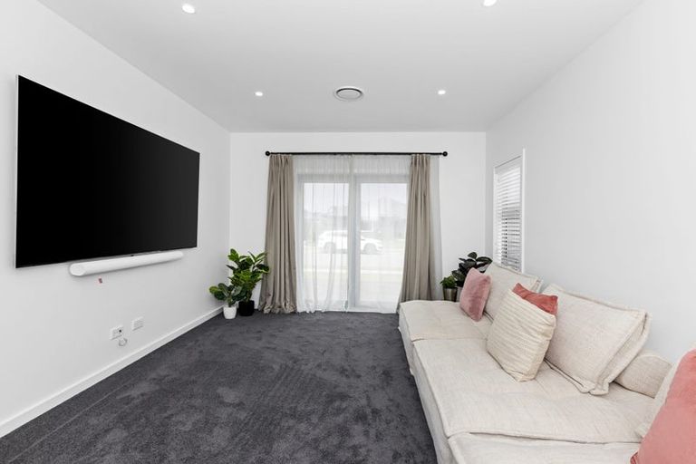 Photo of property in 54 Pelorus Avenue, Poraiti, Napier, 4112