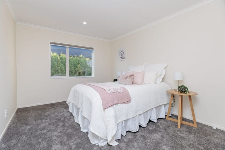 Photo of property in 4 Montego Place, Grenada Village, Wellington, 6037