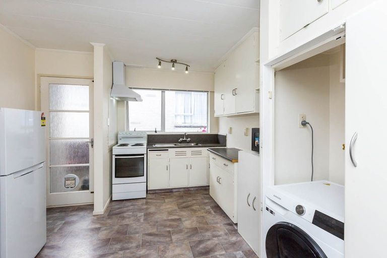 Photo of property in 9b Haylock Grove, Totara Park, Upper Hutt, 5018