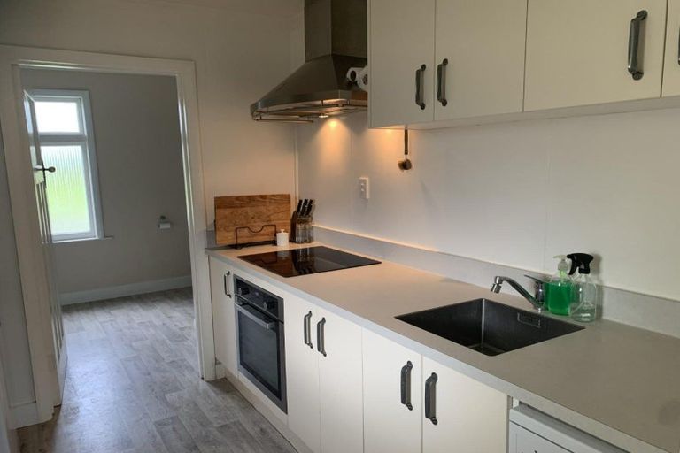 Photo of property in 1 Frood Street, Bulls, 4818