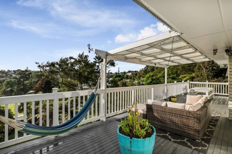 Photo of property in 10 Kia Ora Road, Beach Haven, Auckland, 0626