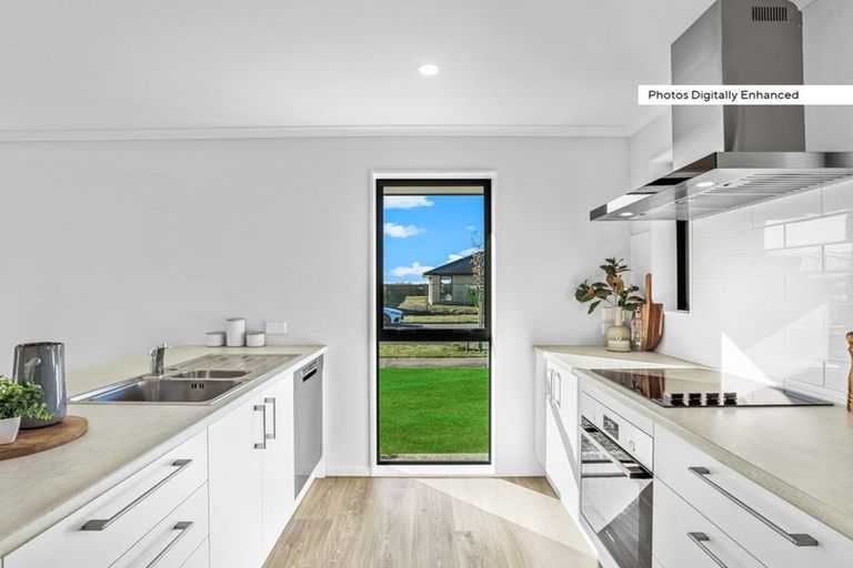 Photo of property in 3 Meadow View Drive, Belfast, Christchurch, 8051