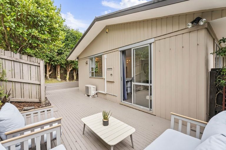 Photo of property in 10 Kawaka Street, Titirangi, Auckland, 0604