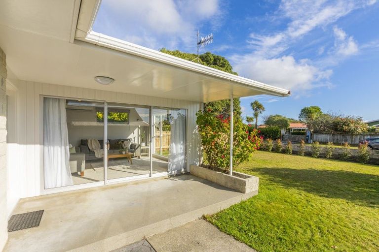 Photo of property in 11 Matai Street, Waikanae, 5036