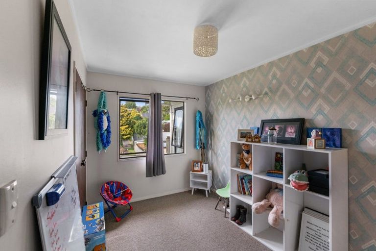 Photo of property in 20 Resolution Road, Welcome Bay, Tauranga, 3112