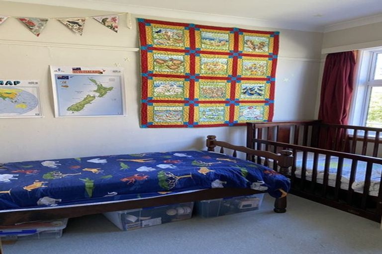 Photo of property in Owd Trafford Flats, 17 Brougham Street, Mount Victoria, Wellington, 6011