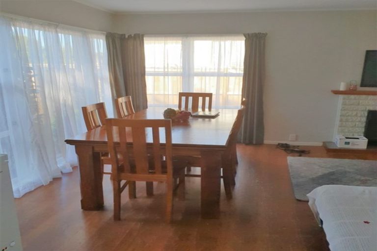 Photo of property in 10 Valley Road, Waiuku, 2123