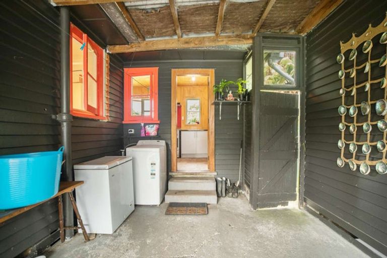 Photo of property in 30 Waingake Road, Manutuke, 4072