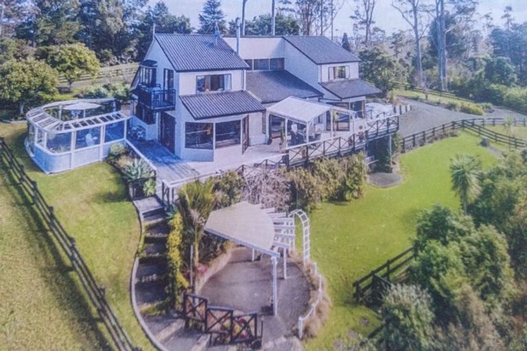 Photo of property in 144 Wade River Road, Wade Heads, Whangaparaoa, 0932