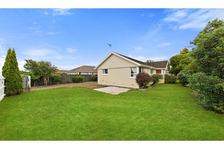 Photo of property in 138 Northcote Road, Northcote, Christchurch, 8052