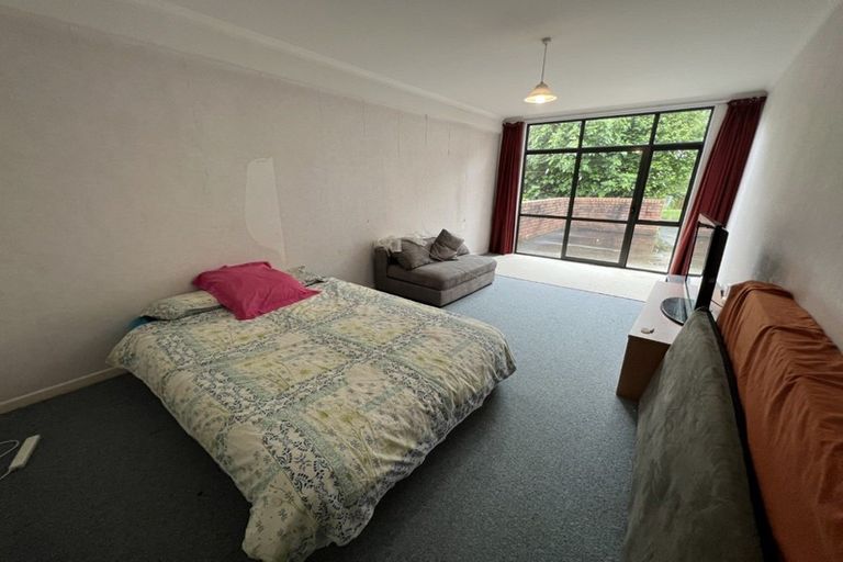 Photo of property in 12 Kentucky Way, Awapuni, Palmerston North, 4412