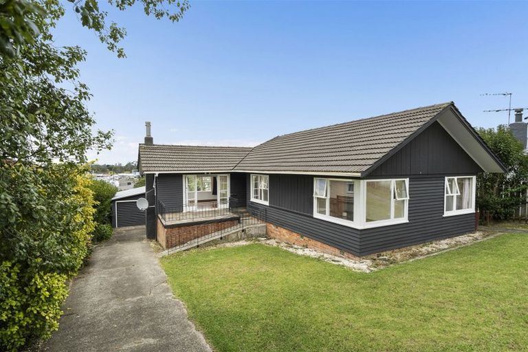Photo of property in 13 Bruce Road, Glenfield, Auckland, 0629