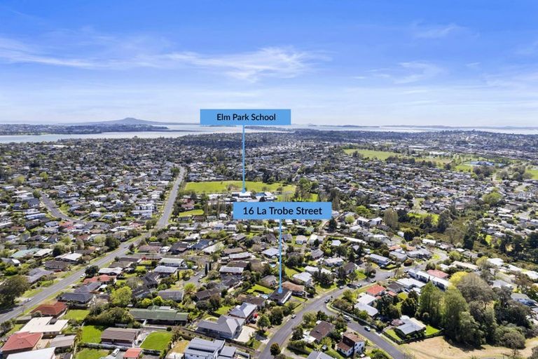 Photo of property in 16 La Trobe Street, Pakuranga Heights, Auckland, 2010