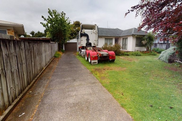 Photo of property in 49 Willis Road, Papakura, 2110