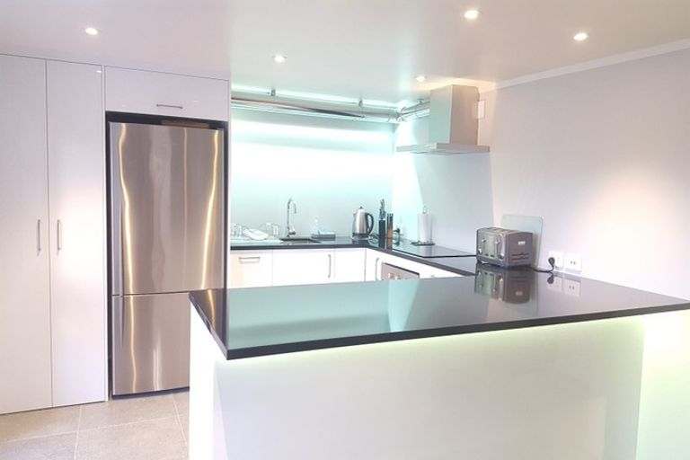 Photo of property in 66a Uxbridge Road, Mellons Bay, Auckland, 2014