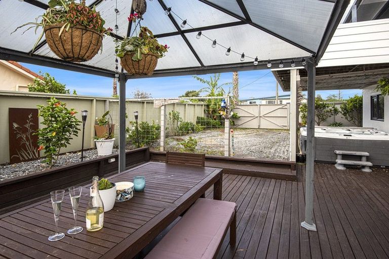 Photo of property in 3 Bermuda Place, One Tree Point, 0118