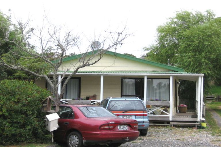 Photo of property in 2/6 Neptune Avenue, Beach Haven, Auckland, 0626