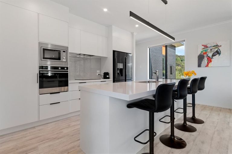 Photo of property in 44 Spikes Way, Whitianga, 3510