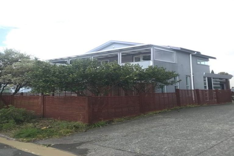 Photo of property in 11m Clearwater Cove, West Harbour, Auckland, 0618