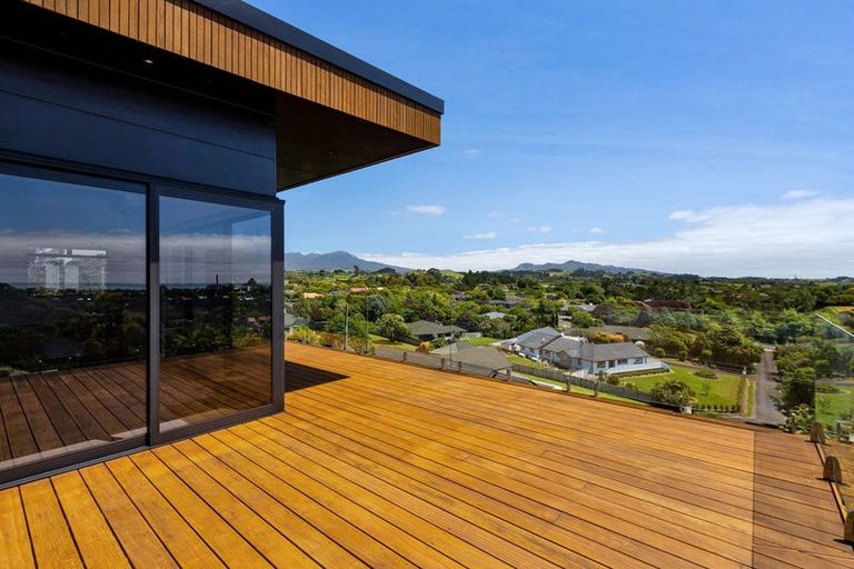 Property details for 41 Veale Road, Frankleigh Park, New Plymouth, 4371