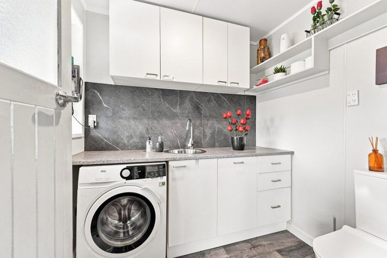 Photo of property in 23 Gibbons Crescent, Castlecliff, Whanganui, 4501