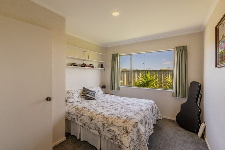 Photo of property in 12 Flemington Place, Taradale, Napier, 4112