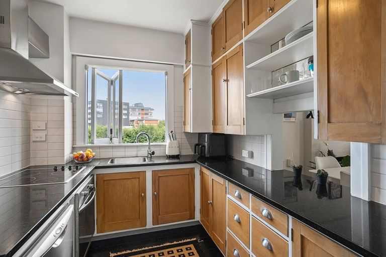 Photo of property in 4/28 Saint Georges Bay Road, Parnell, Auckland, 1052