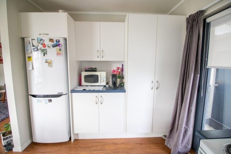 Photo of property in 21 Hennessy Street East, Foxton Beach, Foxton, 4815