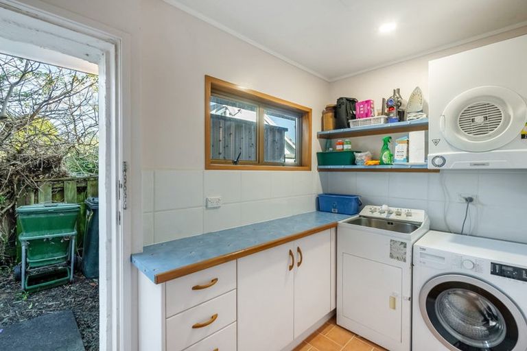 Photo of property in 2/47 Stredwick Drive, Torbay, Auckland, 0630