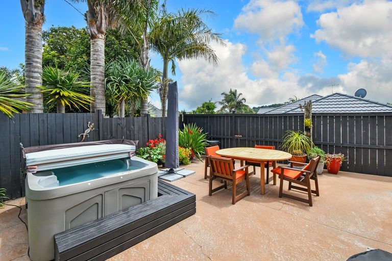 Photo of property in 12 Phoenicia Court, The Gardens, Auckland, 2105